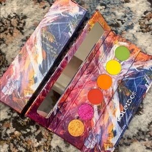 Kaleidos Futurism IV: VR Neon